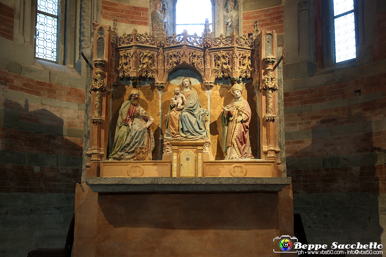 VBS_7345 - Abbazia di Vezzolano - Presepe artistico di Anna Rosa Nicola.jpg